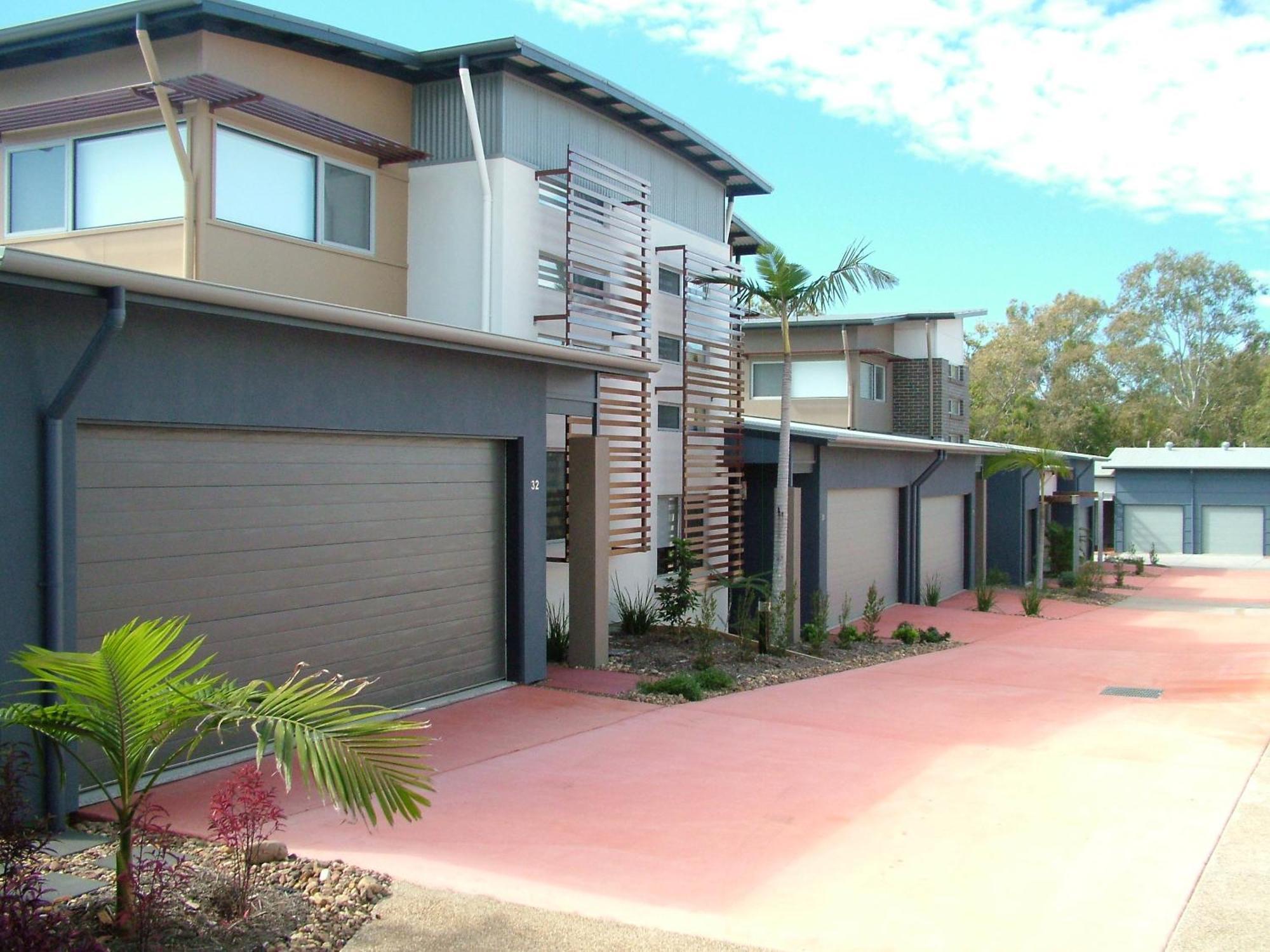 Quarterdecks Retreat Villa Urangan Exterior photo