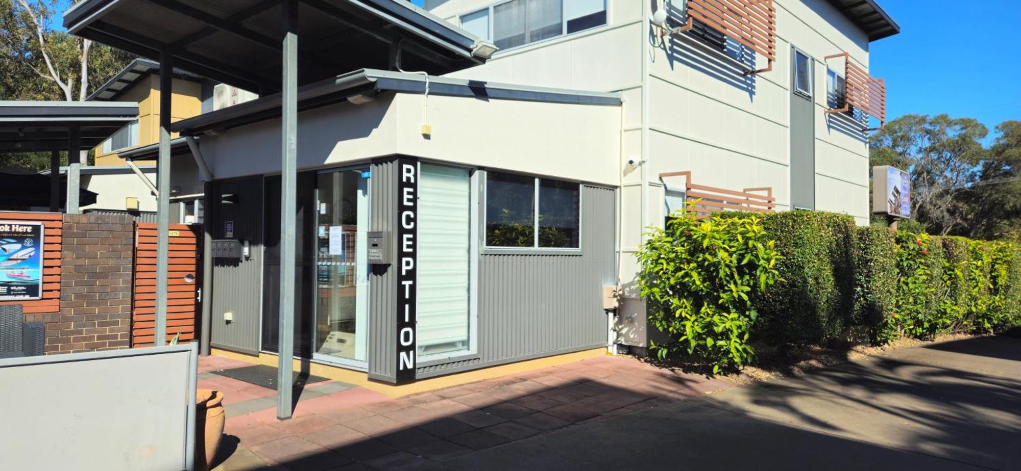 Quarterdecks Retreat Villa Urangan Exterior photo